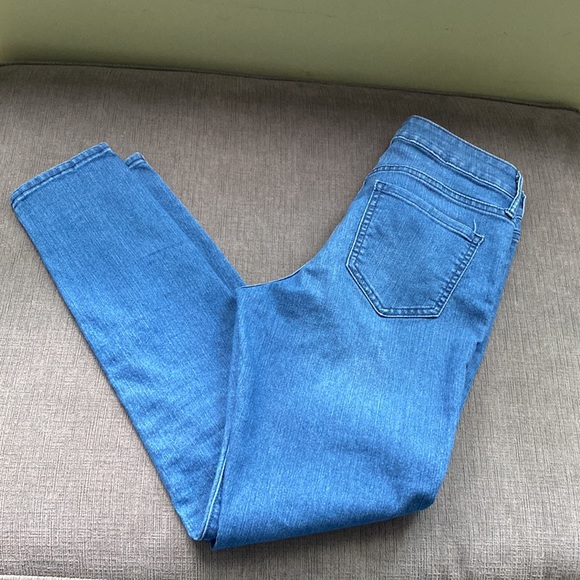 Old Navy Super Skinny Jeans Size 6  15”W x 37” L - Picture 3 of 5